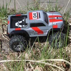 Radiostyrd 12 km/h Monstertruck Bil Disguiser 2,4 Ghz
