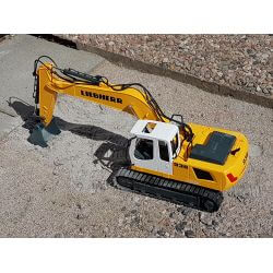 Radiostyrd Liebherr grävmaskin R936 med rivningsset Jamara 1:20