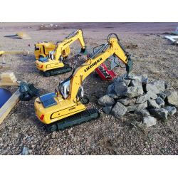 Radiostyrd Liebherr grävmaskin R936 Jamara med rivningsset 1:20 - 2,4 Ghz