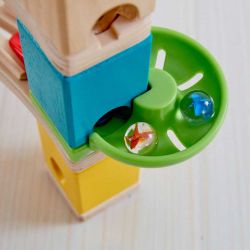 Hape Quadrilla Cliffhanger Kulbana av trä